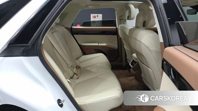 Hyundai Grandeur Hybrid (GN7) 2023 Белый из Кореи, фото 3