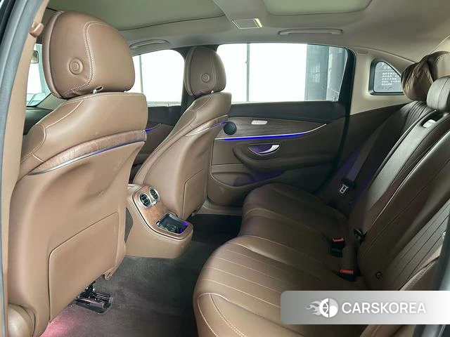 Mercedes-Benz E-Class 2023 Черный из Китая, фото 3