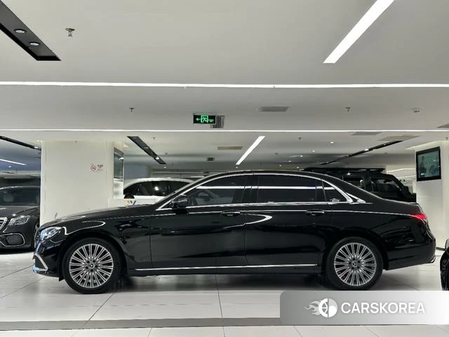 Mercedes-Benz E-Class 2023 Черный из Китая, фото 3