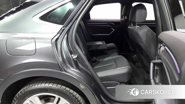 Audi Q3 (F3) 2022 Серый из Кореи, фото 3