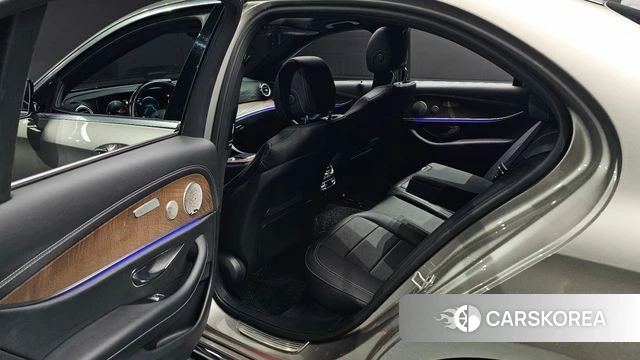 Mercedes-Benz E-Class W213 2021 Серебряный из Кореи, фото 3