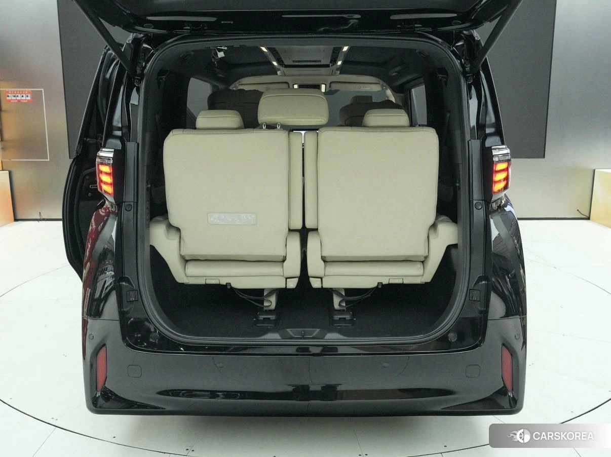 Toyota Alphard 2021 Черный из Китая, фото 3