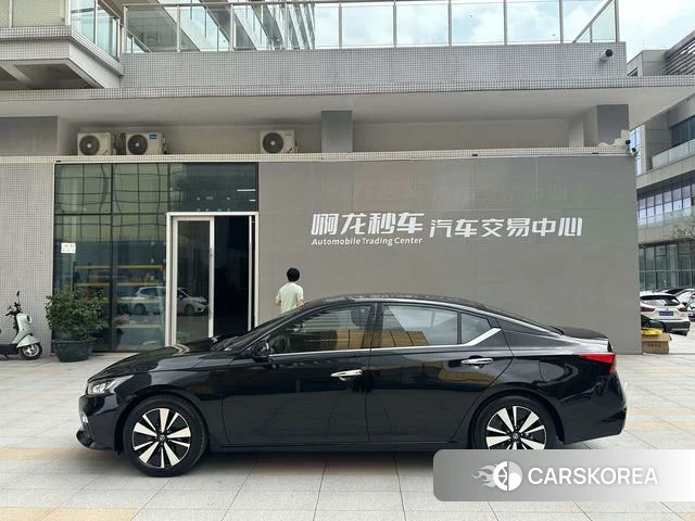 Nissan Altima 2022 Черный из Китая, фото 3