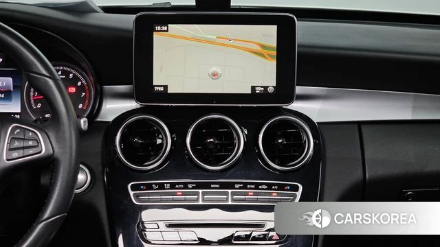 Mercedes-Benz C-Class W205 2018 Белый из Кореи, фото 3