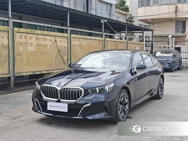 BMW 5 series 2025 Черный из Китая, фото 3