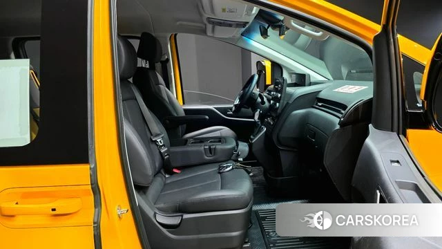 Hyundai Staria 2025 Желтый из Кореи, фото 3