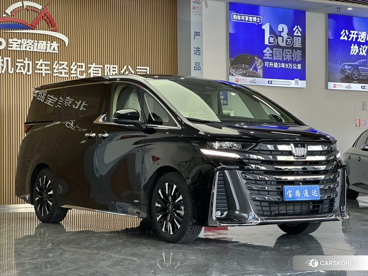 Toyota Vellfire 2023 Черный из Китая, фото 3