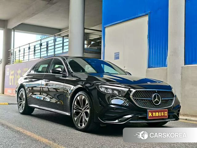 Mercedes-Benz E-Class 2025 Черный из Китая, фото 3