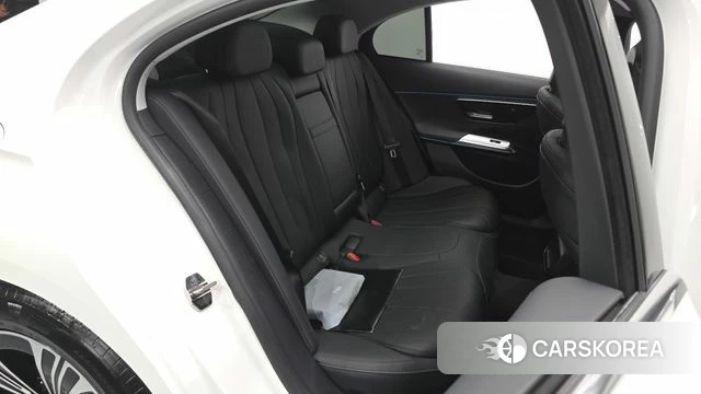 Mercedes-Benz E-Class W214 2024 Белый из Кореи, фото 3
