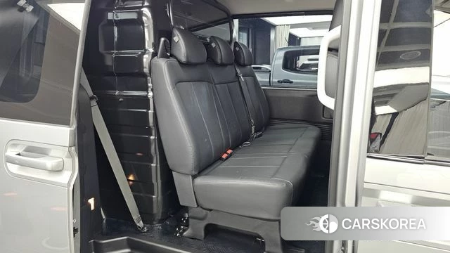 Hyundai Staria 2025 Серебристо-серый из Кореи, фото 3