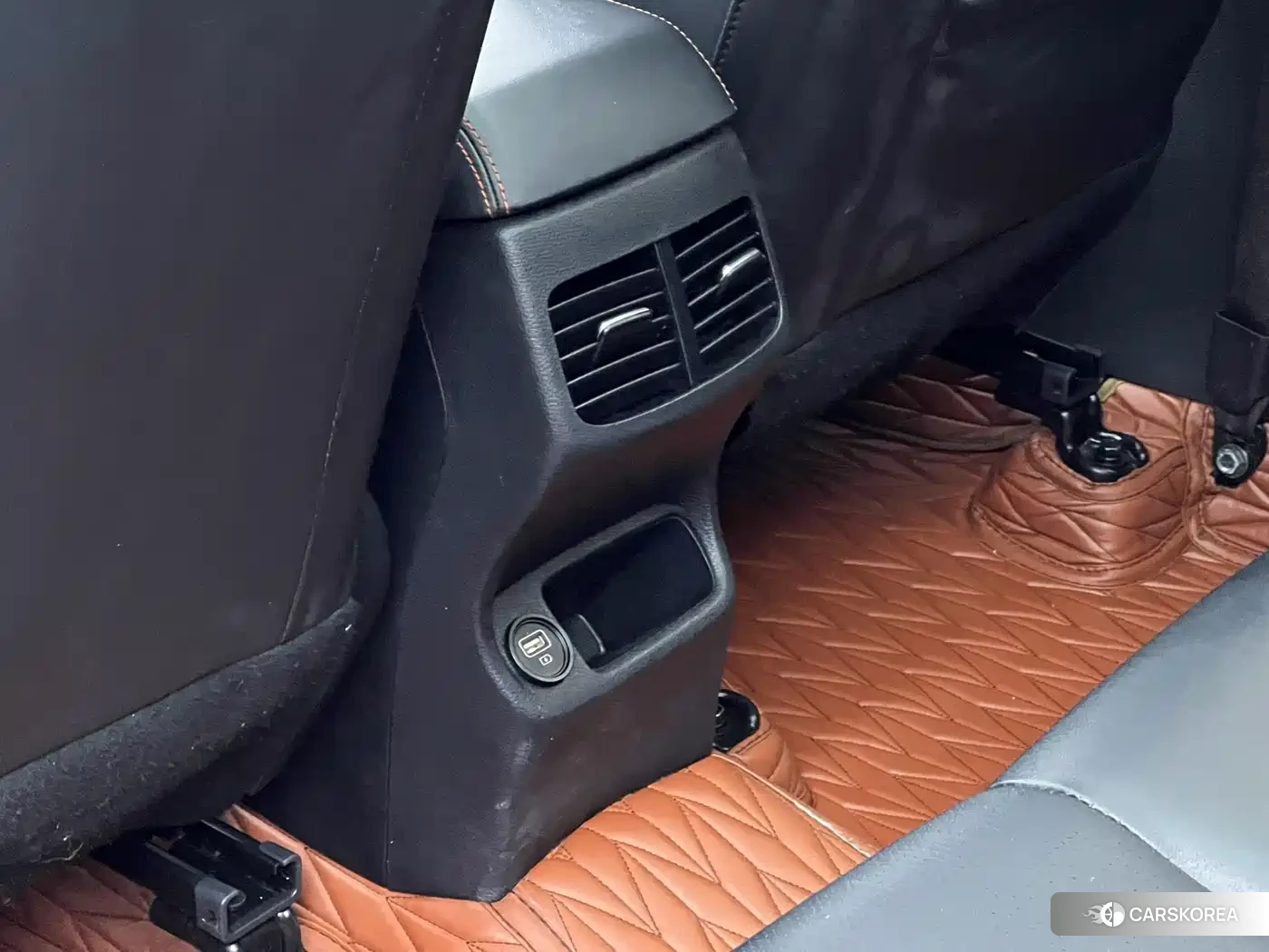Kia KX3 2023 Белый из Китая, фото 3