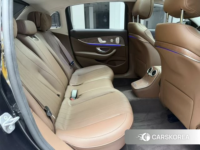 Mercedes-Benz E-Class 2022 Черный из Китая, фото 3