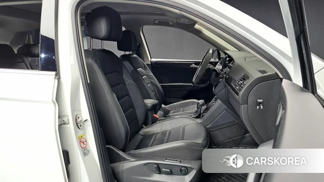 Volkswagen Tiguan Allspace 2018 Белый из Кореи, фото 3