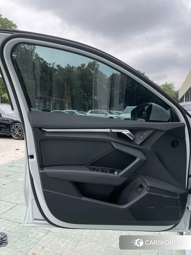 Audi A3 2023 Белый из Китая, фото 3