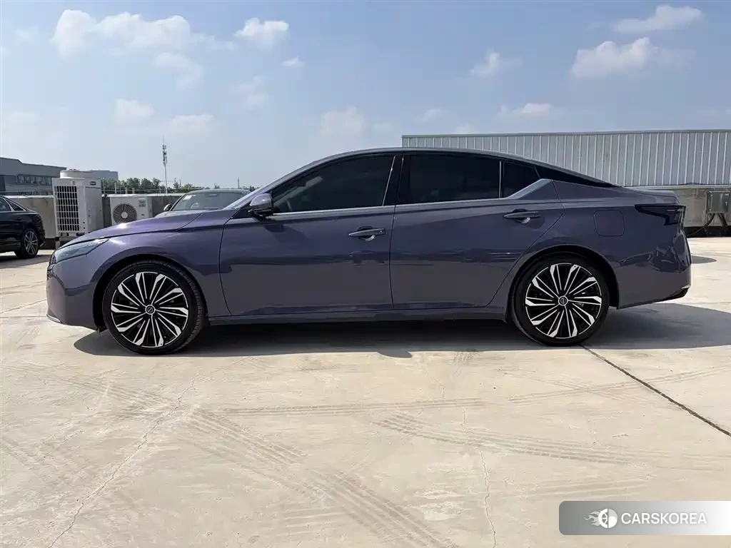 Nissan Altima 2025 Red/purple из Китая, фото 3