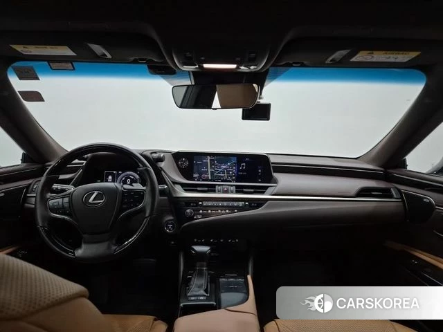 Lexus ES300h 7th generation 2019 Белый из Кореи, фото 3