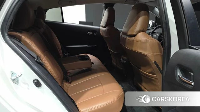 Toyota Prius 4th Generation 2021 Белый из Кореи, фото 3