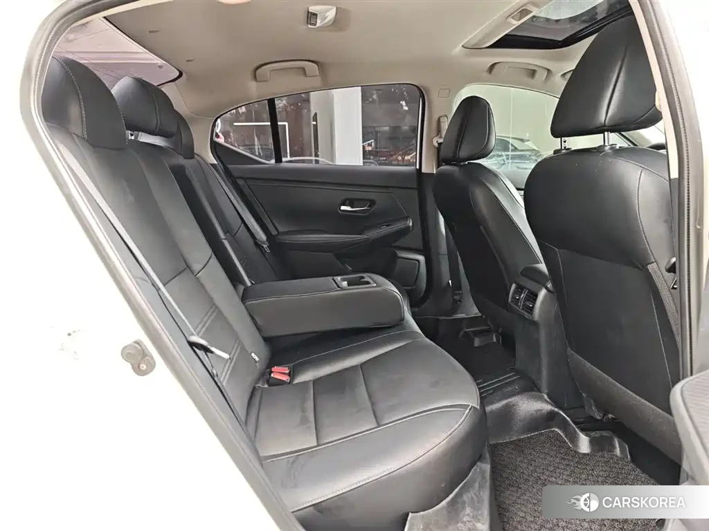 Nissan Sylphy 2023 Белый из Китая, фото 3