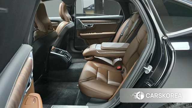 Volvo S90 2023 Черный из Кореи, фото 3