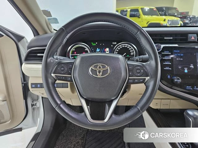 Toyota Camry (XV70) 2021 Белый из Кореи, фото 3