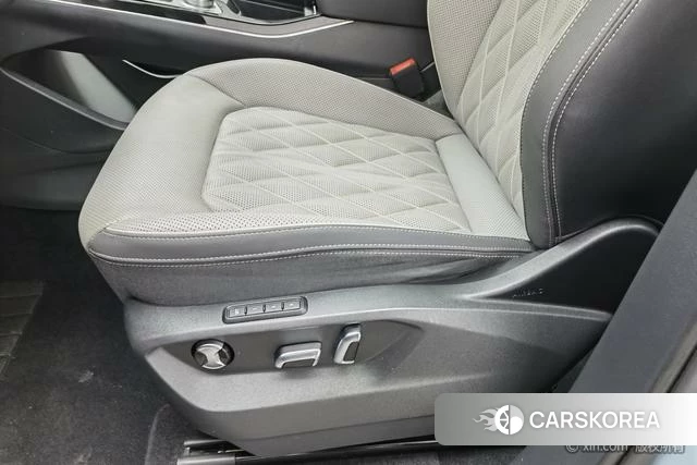 Volkswagen Tavendor 2023 Синий из Китая, фото 3