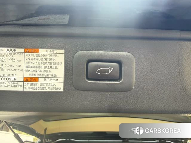 Toyota Alphard 2023 Черный из Китая, фото 3