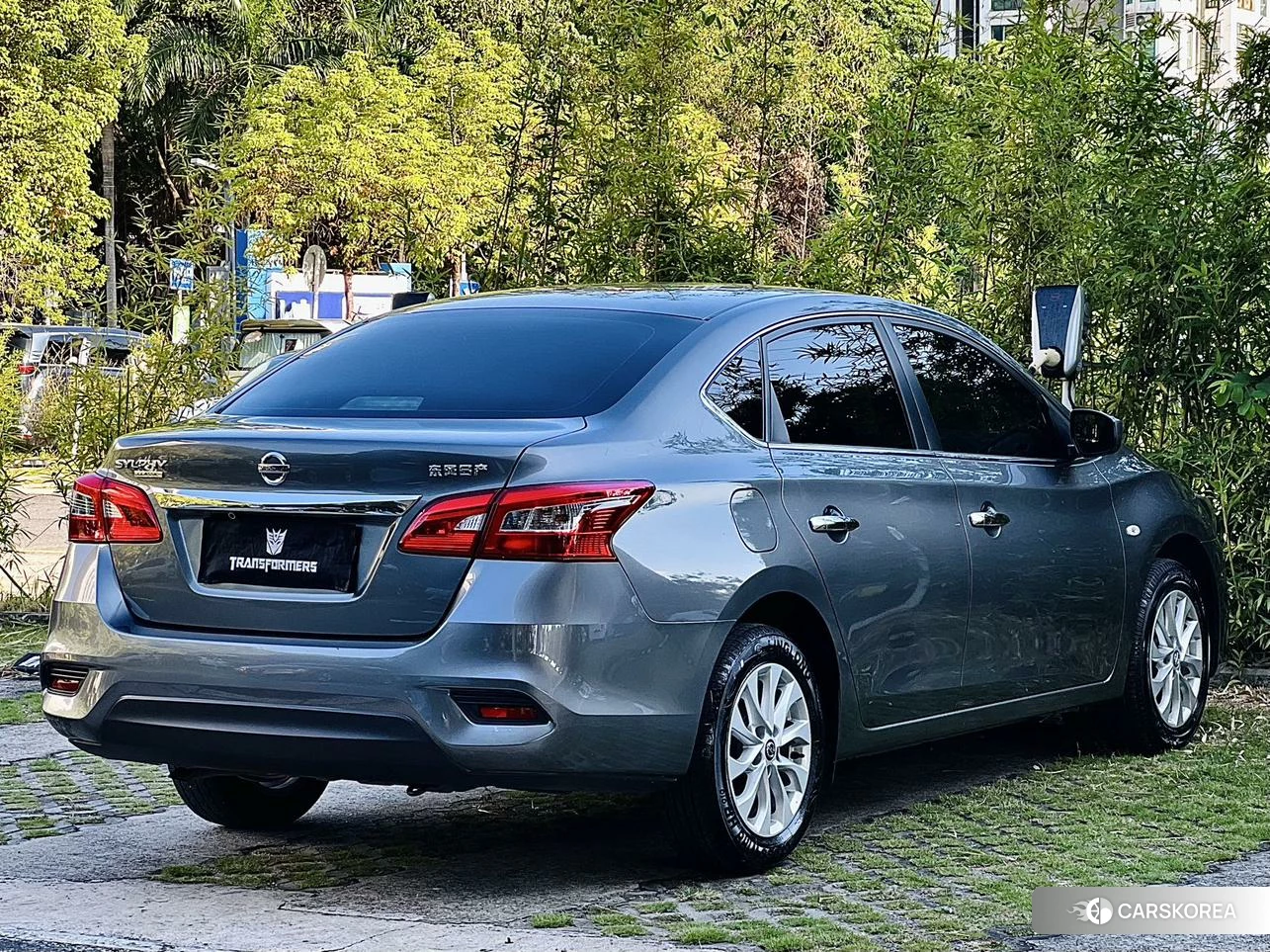 Nissan Sylphy 2024 Темно-серый из Китая, фото 3