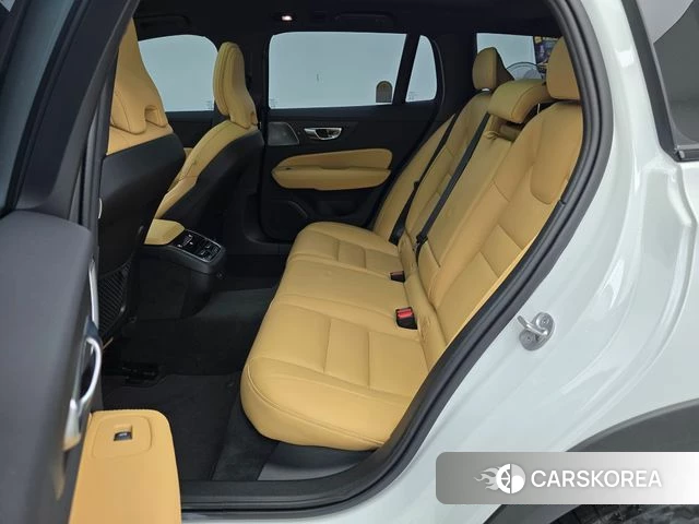 Volvo V60 Cross-Country 2nd Generation 2026 Белый из Кореи, фото 3