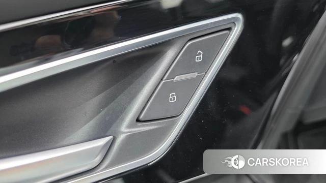 Audi Q4 e-Tron (F4) 2022 Белый из Кореи, фото 3