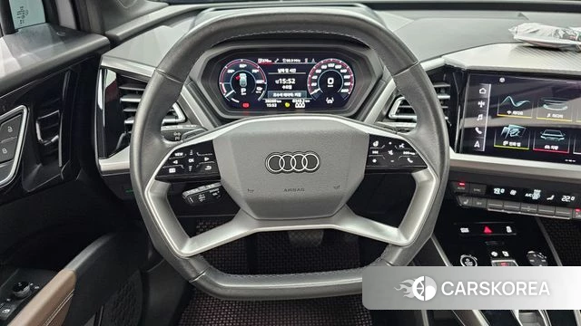 Audi Q4 e-Tron (F4) 2023 Серебристо-серый из Кореи, фото 3