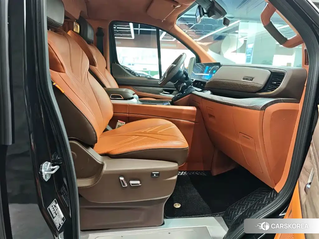 Ford Tourneo 2024 Черный из Китая, фото 3