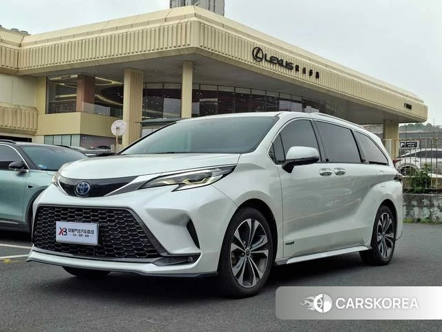 Toyota Granvia 2023 Белый из Китая, фото 3