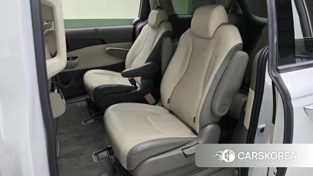 Kia Carnival 4th generation 2023 Белый из Кореи, фото 3