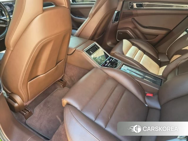 Porsche Panamera (971) 2019 Темно-зеленый из Кореи, фото 3