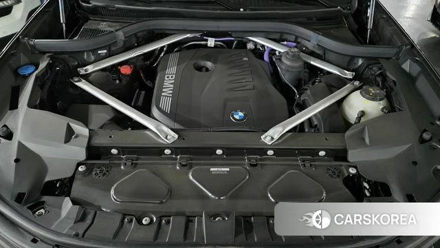 BMW X7 (G07) 2025 Черный из Кореи, фото 3