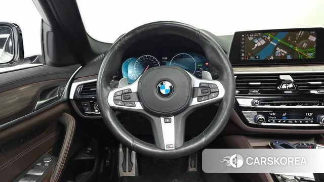 BMW 5 Series (G30) 2019 Белый из Кореи, фото 3
