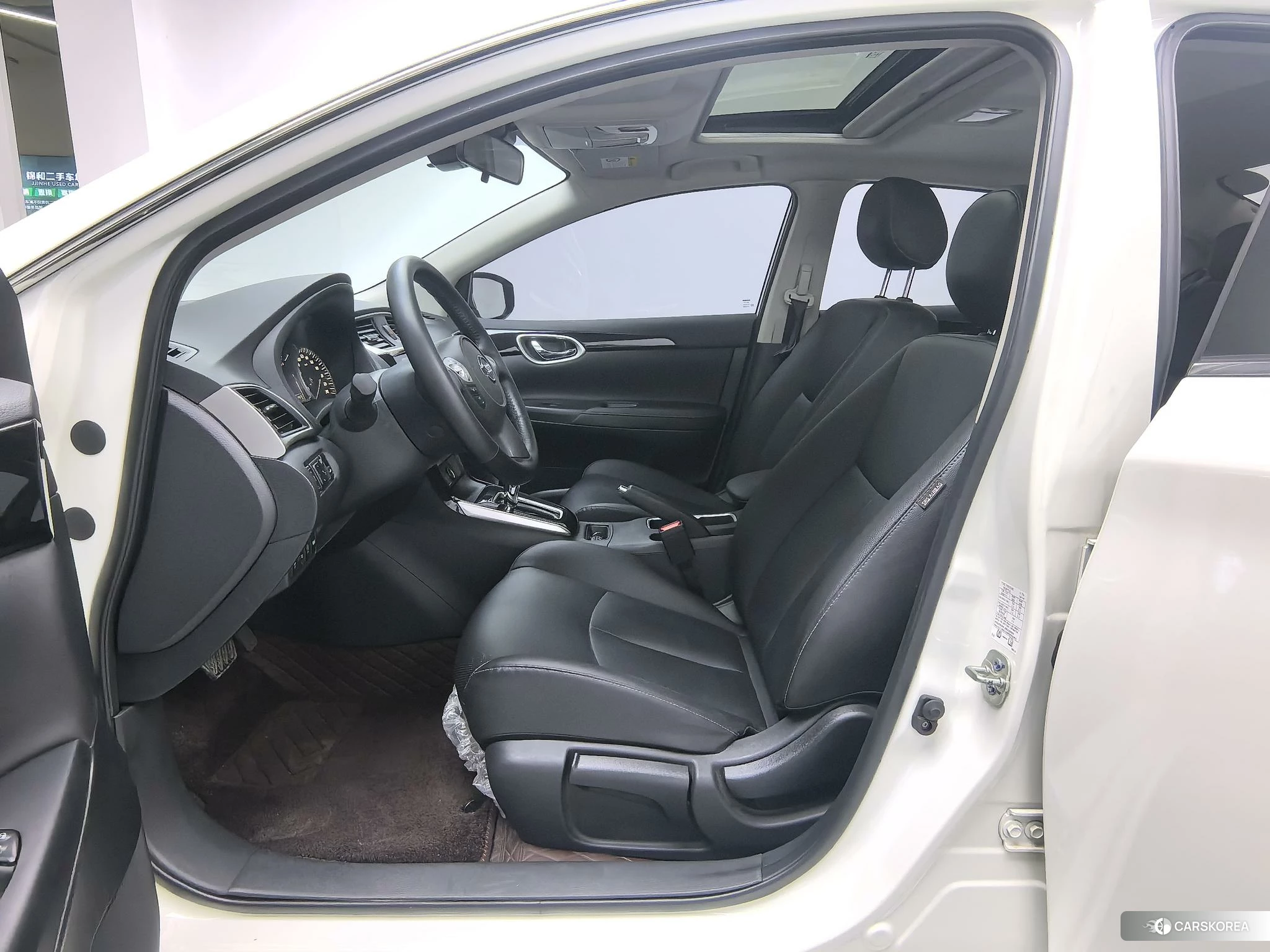 Nissan Sylphy 2021 Белый из Китая, фото 3