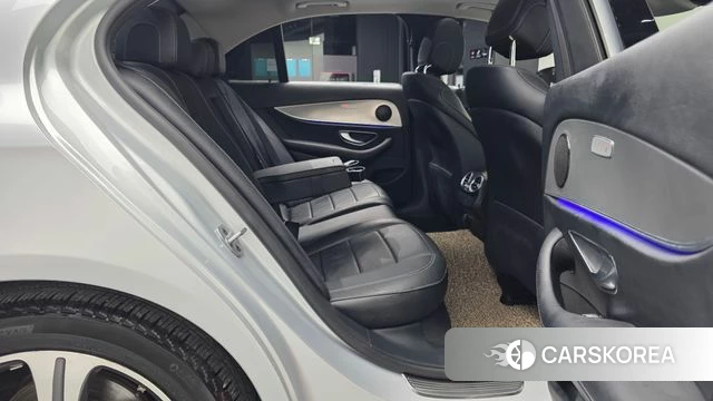Mercedes-Benz E-Class W213 2019 Серебряный из Кореи, фото 3