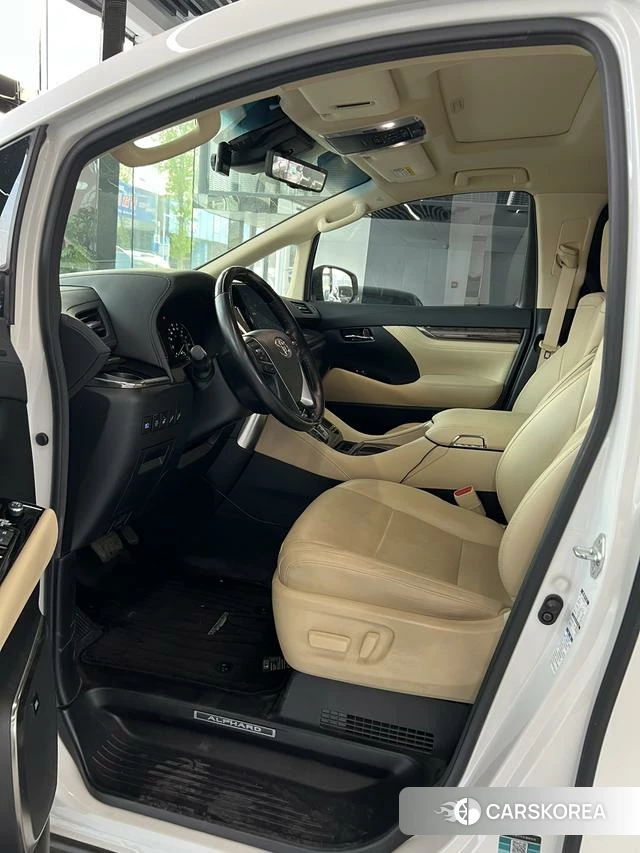 Toyota Alphard 2021 Белый из Китая, фото 3