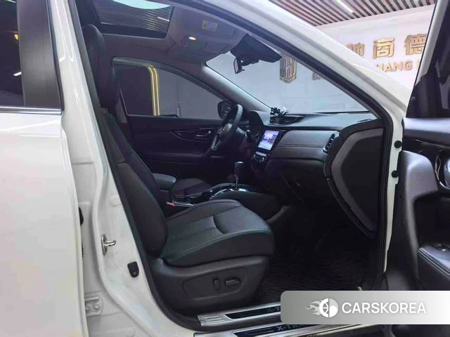 Nissan X-Trail 2023 Белый из Китая, фото 3