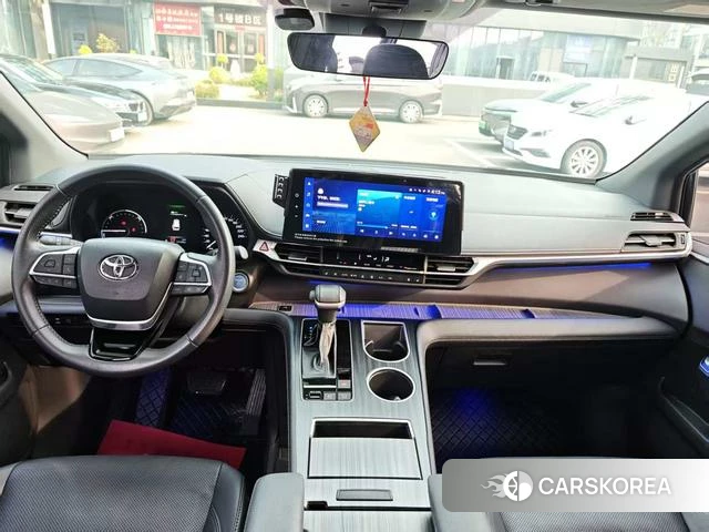 Toyota Sienna 2024 Черный из Китая, фото 3