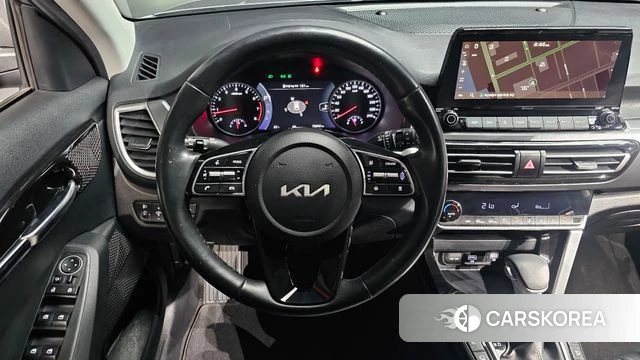 Kia Seltos 2022 Серебристо-серый из Кореи, фото 3