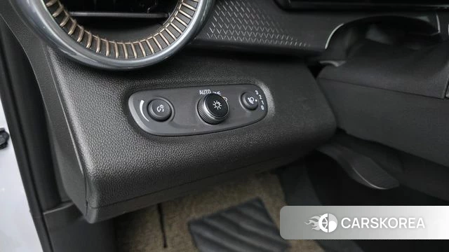 Chevrolet (GM Daewoo) Trax Crossover 2023 Белый из Кореи, фото 3