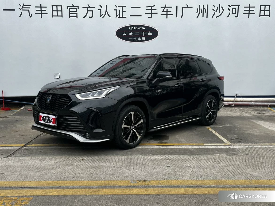 Toyota Crown 2022 Черный из Китая, фото 3