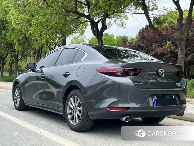 Mazda 3 2021 Черный из Китая, фото 3