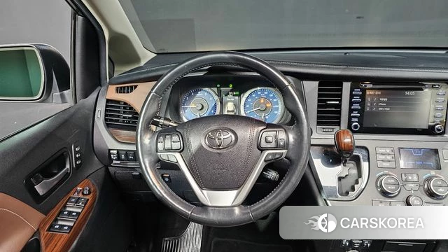 Toyota Sienna 2018 Белый из Кореи, фото 3