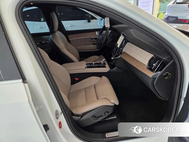 Volvo XC90 second Generation 2025 Белый из Кореи, фото 3