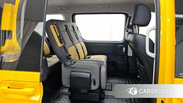 Hyundai Staria 2023 Желтый из Кореи, фото 3