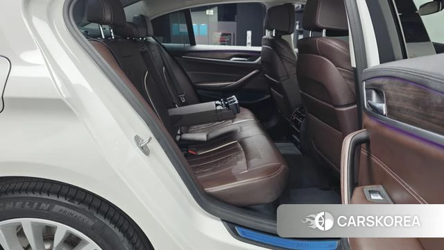 BMW 5 Series (G30) 2019 Белый из Кореи, фото 3