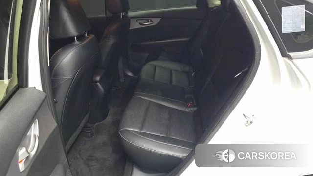 Kia The New K3 2nd generation 2021 Белый из Кореи, фото 3